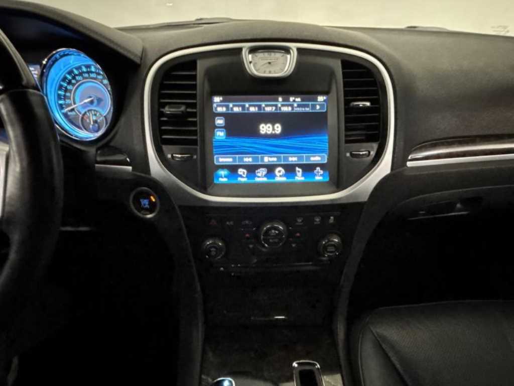 Chrysler 300C - Vista 10