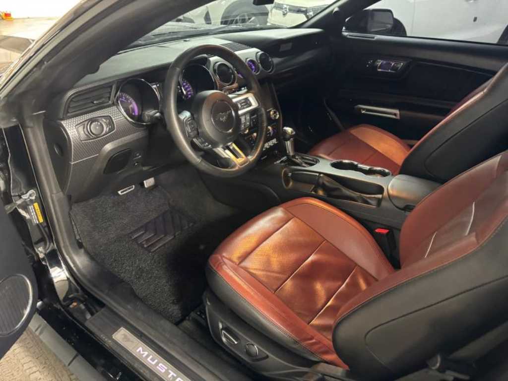 Ford Mustang - Vista 6