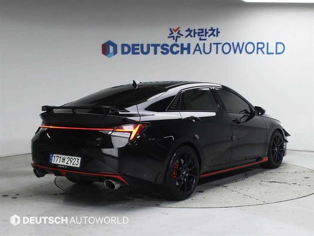 HYUNDAI Avante - Vista 2