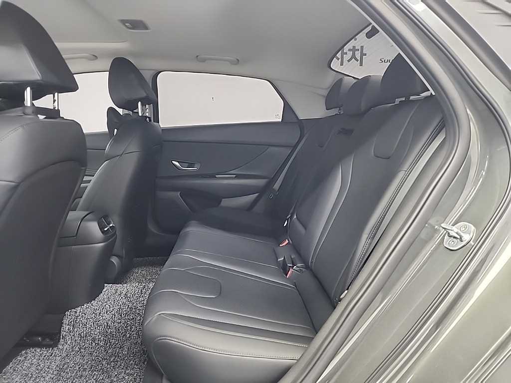 HYUNDAI Avante - Vista 12