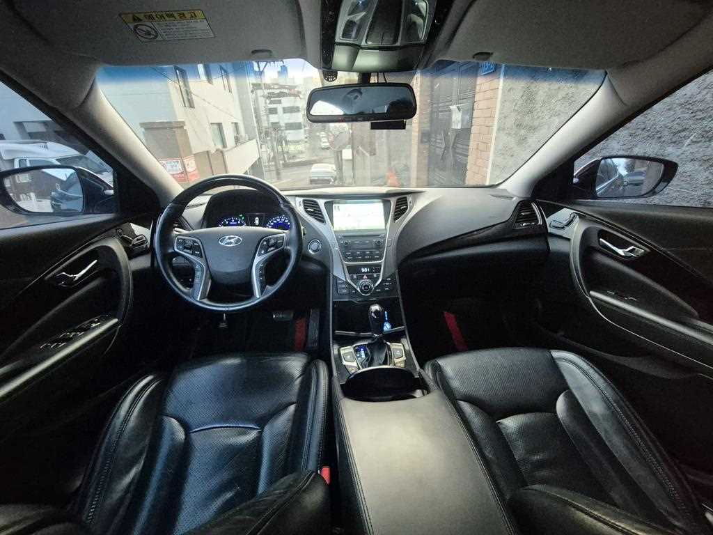 HYUNDAI Grandeur - Vista 5