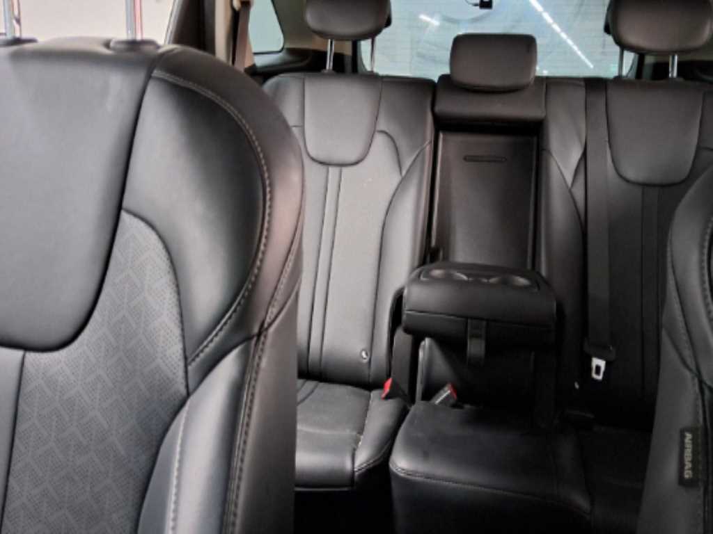 KIA Sorento - Vista 6