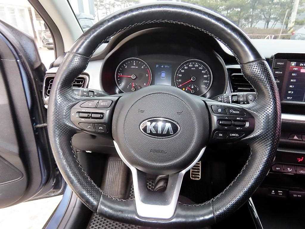 KIA Stonic - Vista 8