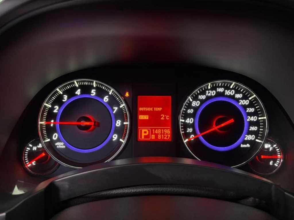 Infiniti FX - Vista 9