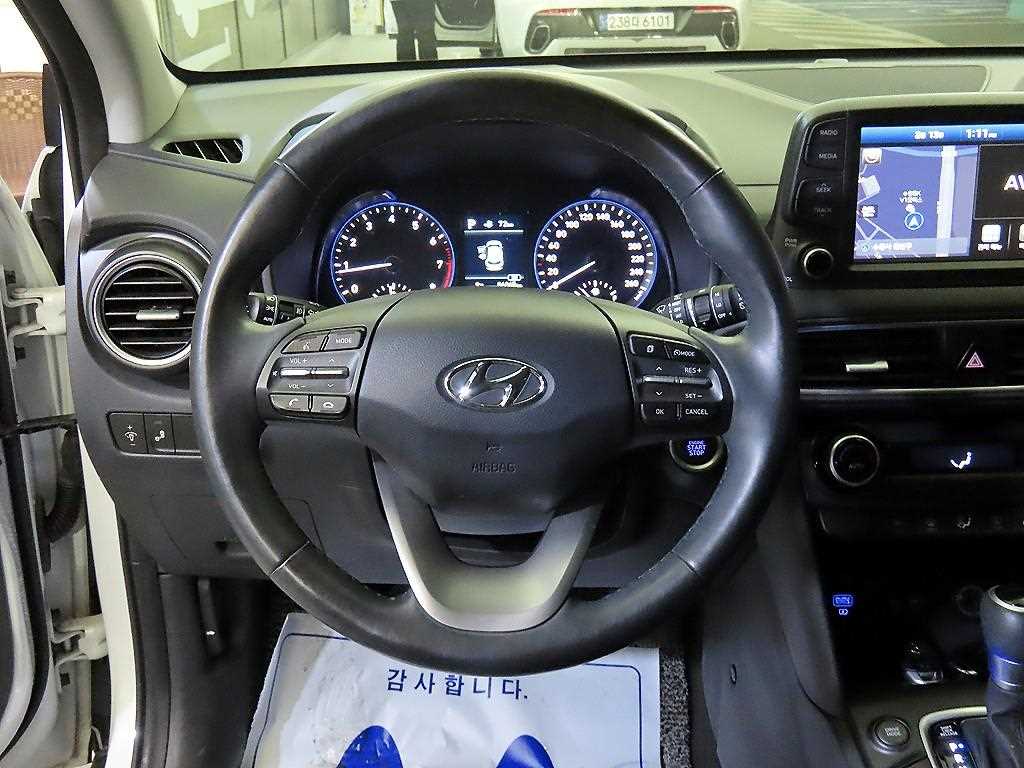 HYUNDAI Kona - Vista 8