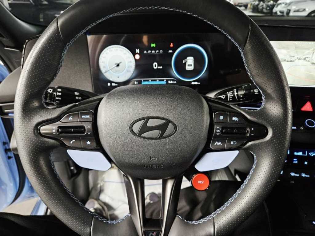 HYUNDAI Avante - Vista 9