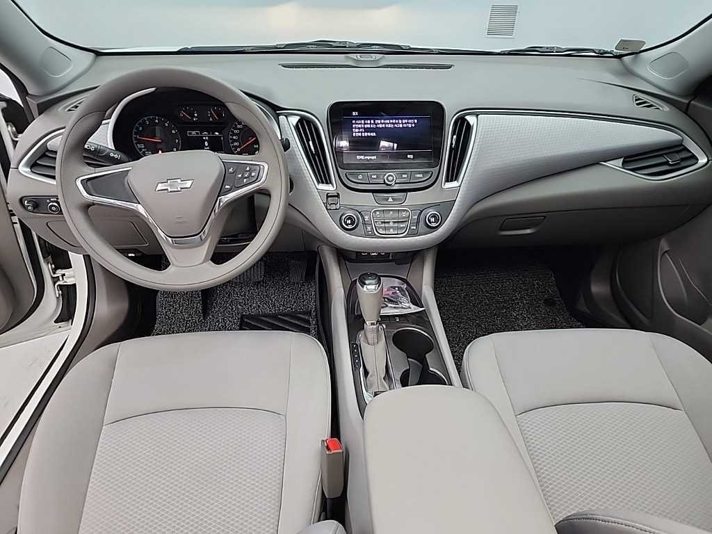 Chevrolet Malibu - Vista 8