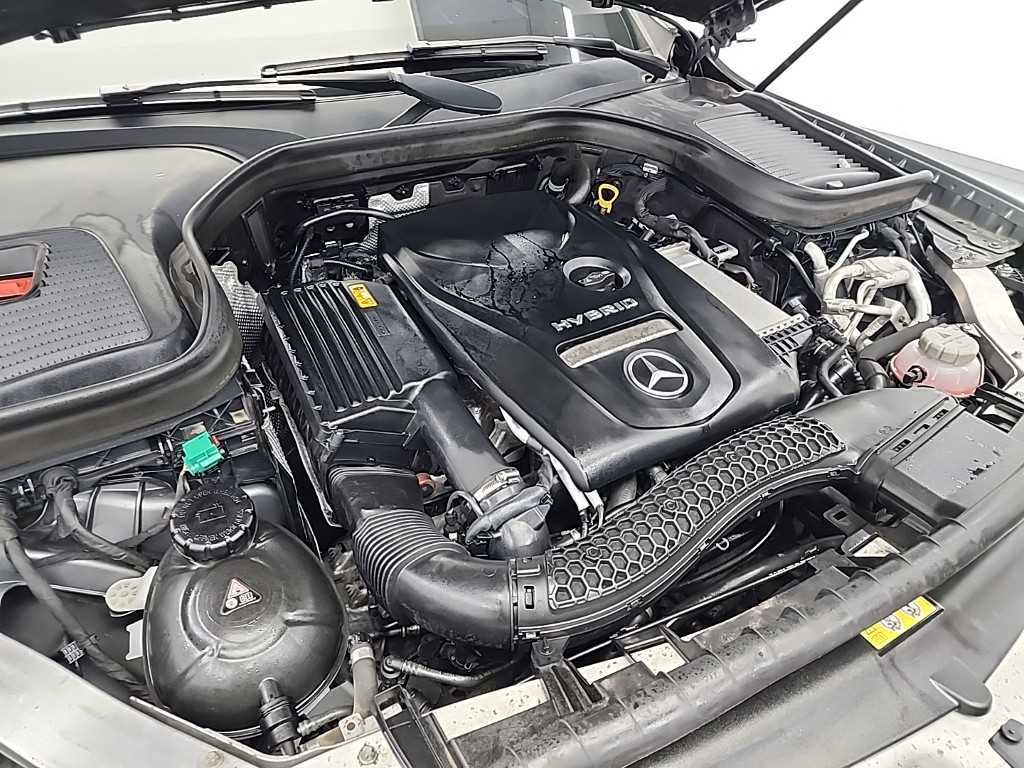 Mercedes Benz GLC Class - Vista 5