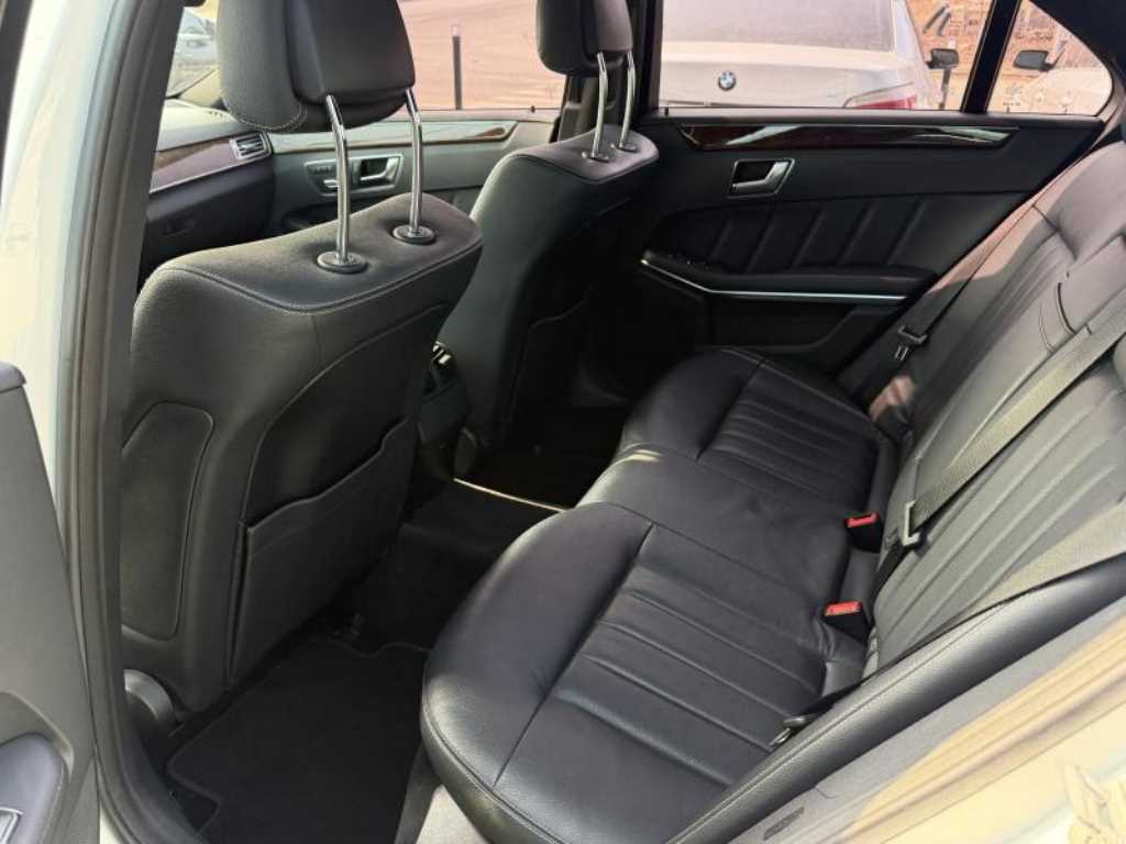 Mercedes Benz E class - Vista 8