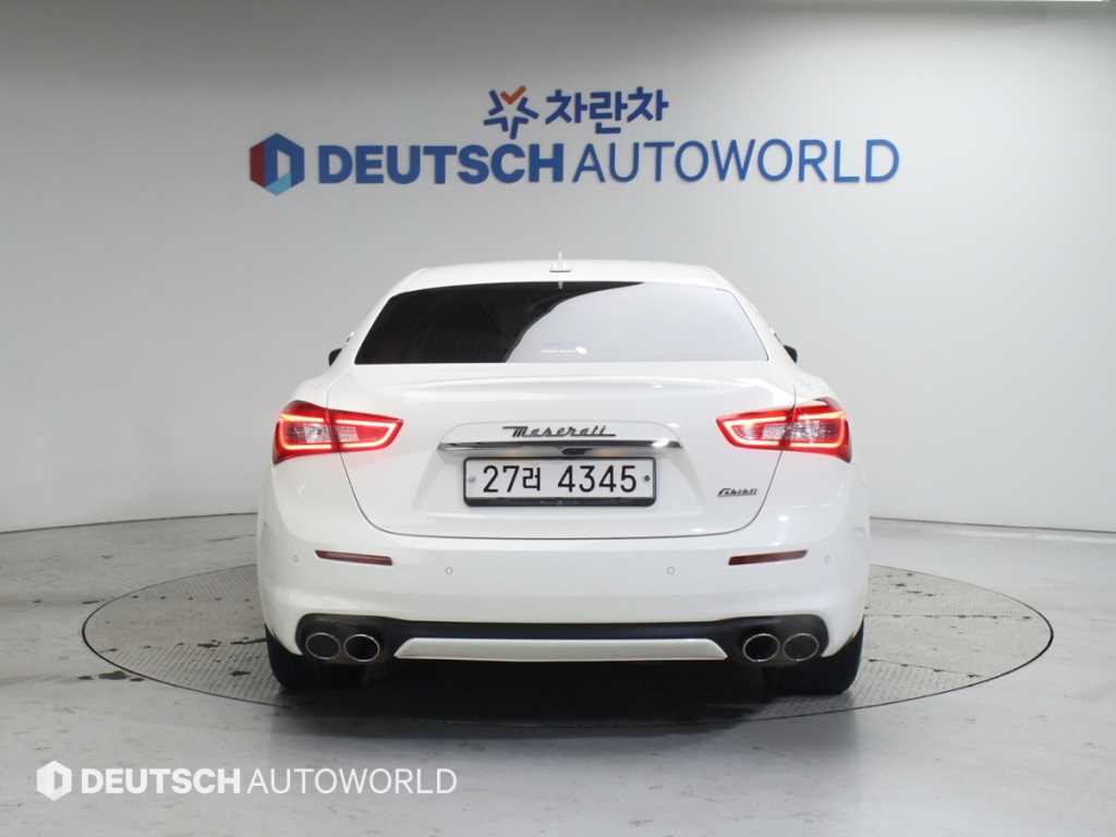 Maserati Ghibli - Vista 4