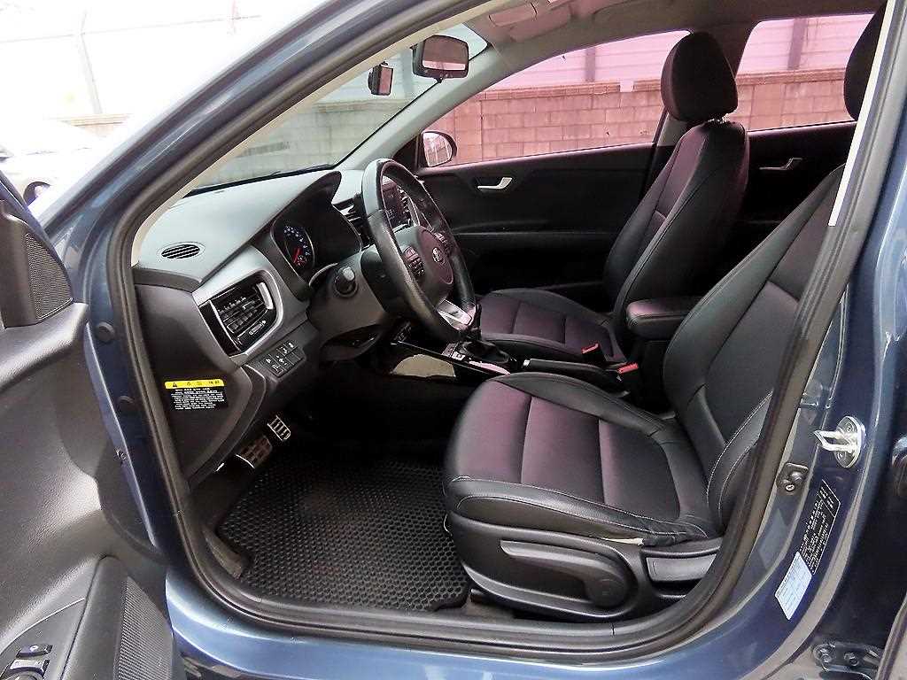 KIA Stonic - Vista 5