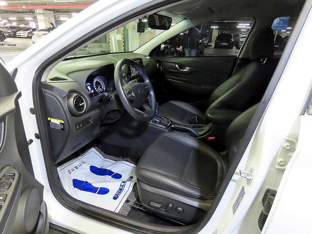 HYUNDAI Kona - Vista 6