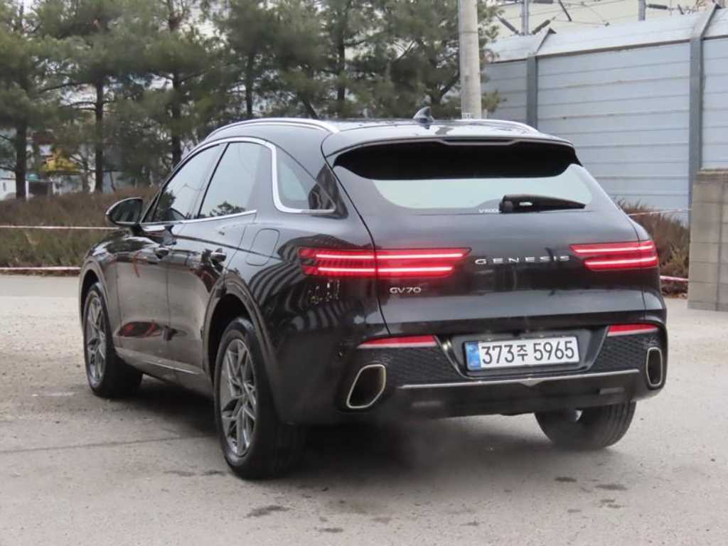 Genesis GV70 - Vista 3