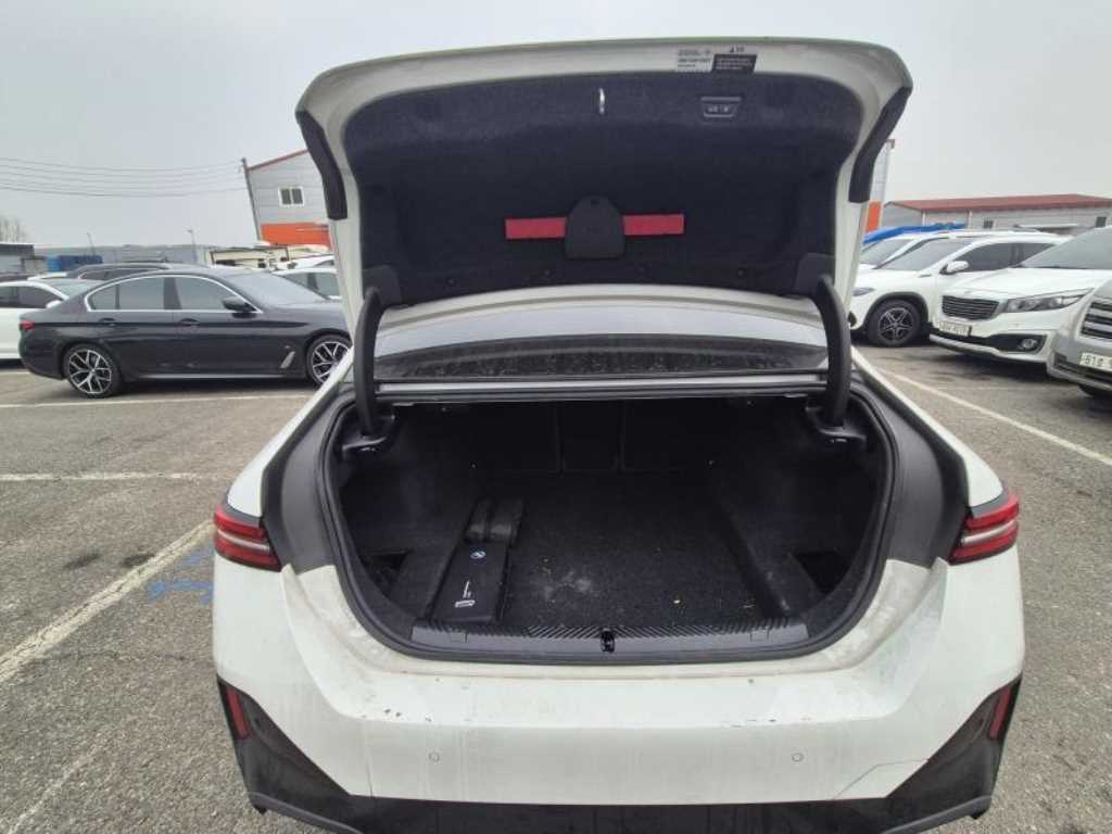 BMW 5 Series - Vista 4