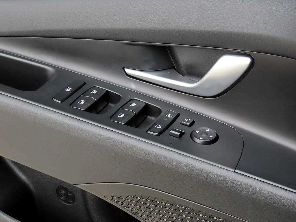 HYUNDAI Avante - Vista 11