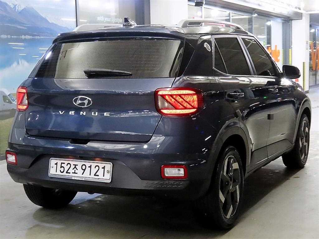HYUNDAI Venue - Vista 4