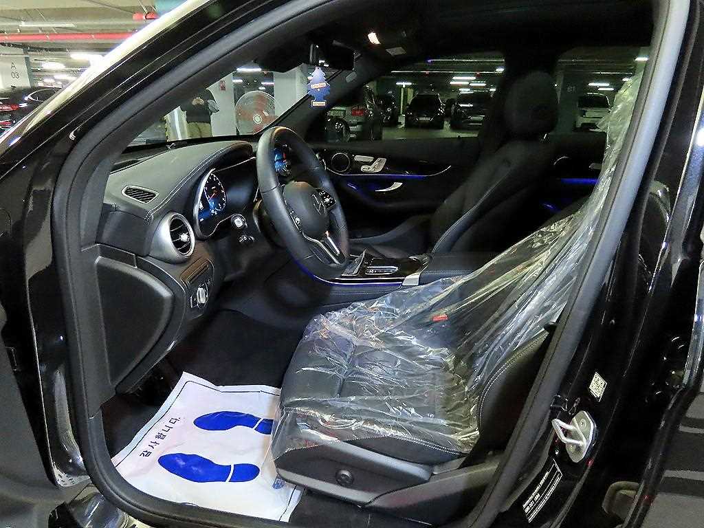 Mercedes Benz GLC Class - Vista 6