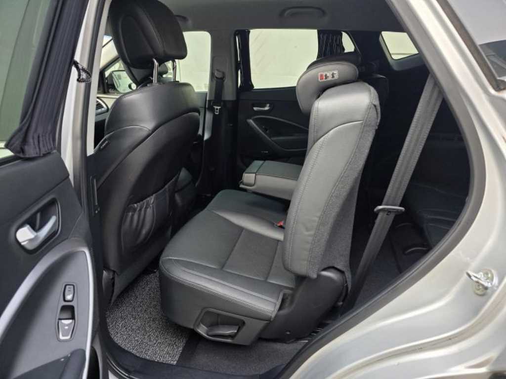 HYUNDAI Santa Fe - Vista 6