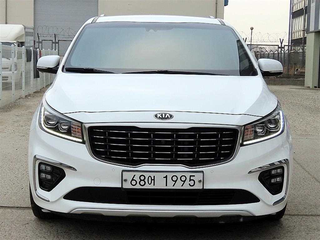 KIA Carnival - Vista 2