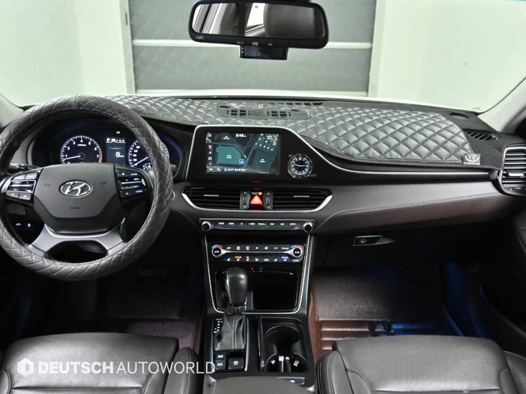 HYUNDAI Grandeur - Vista 7