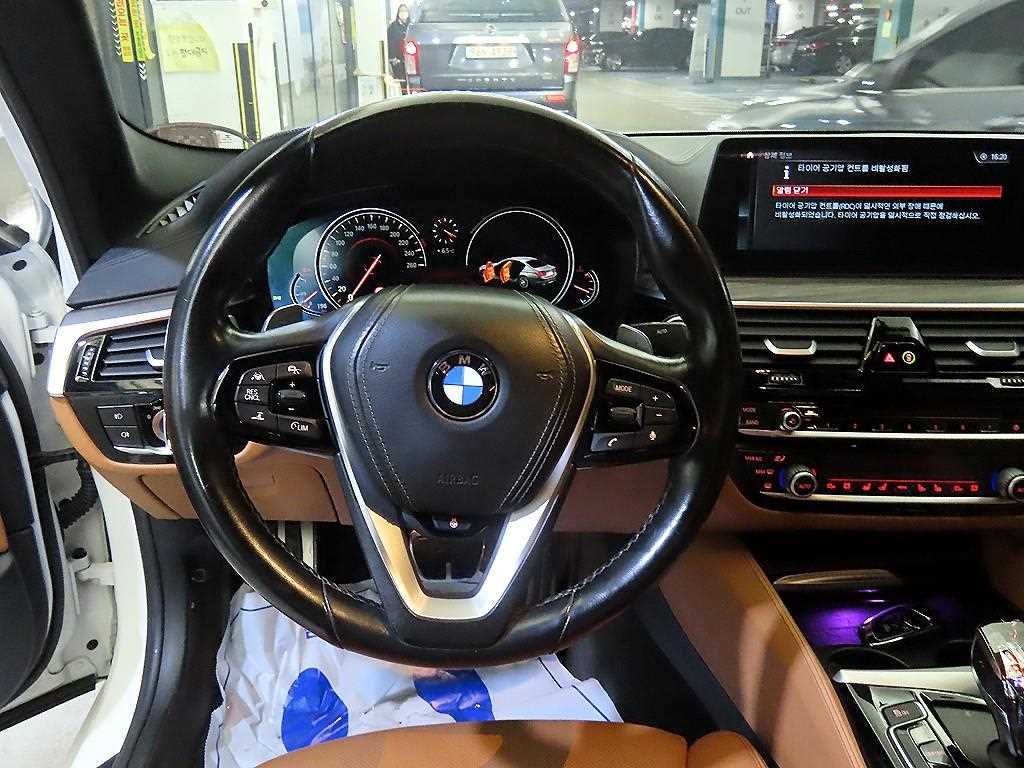 BMW 5 Series - Vista 8