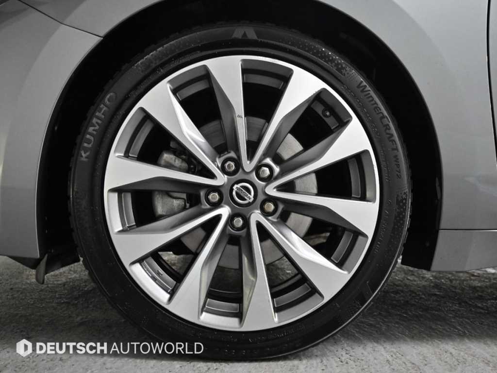 Nissan Maxima - Vista 5