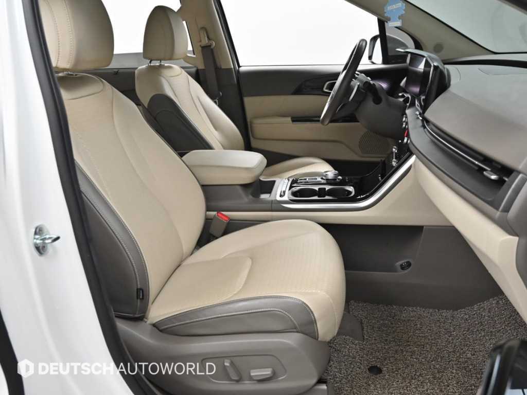 KIA Carnival - Vista 10