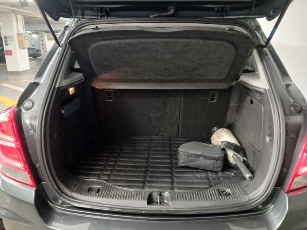Chevrolet Trax 2017 Gris - Importación desde Corea - HF Imports Iquique - Foto 18