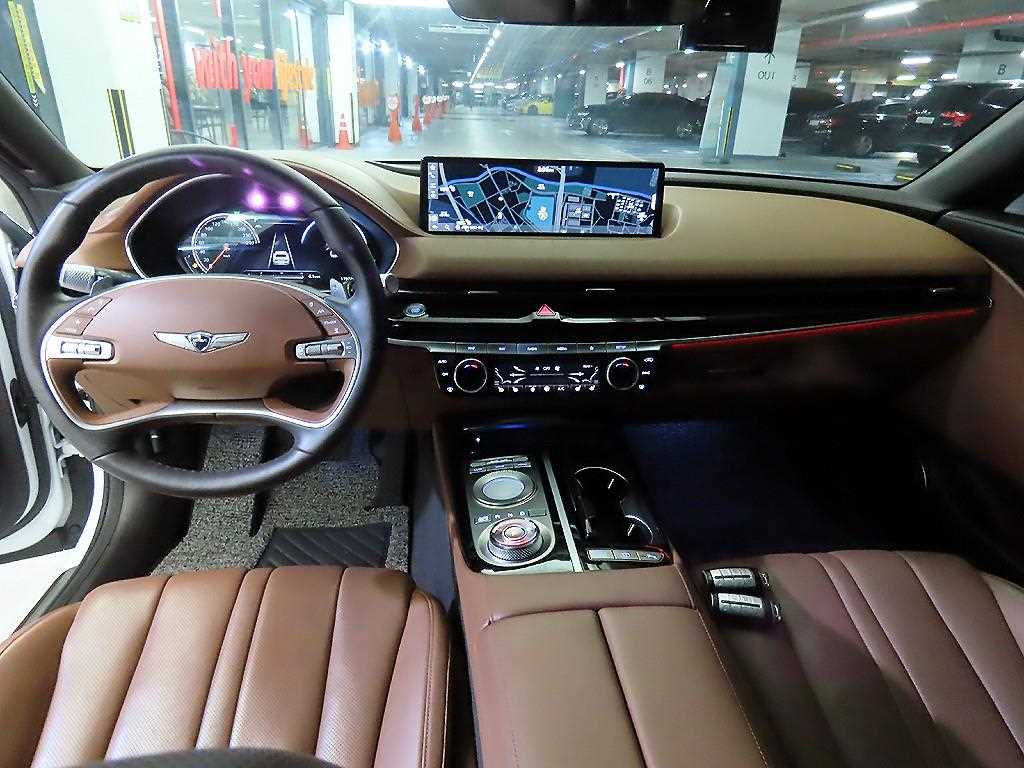 Genesis G80 - Vista 10