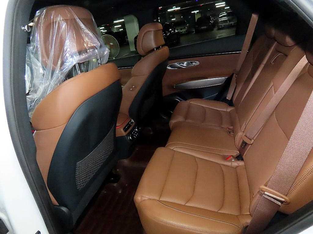 Genesis GV70 - Vista 7