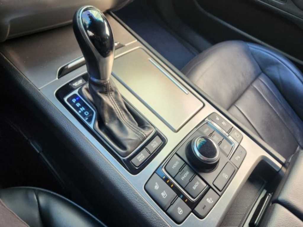 HYUNDAI Genesis - Vista 11