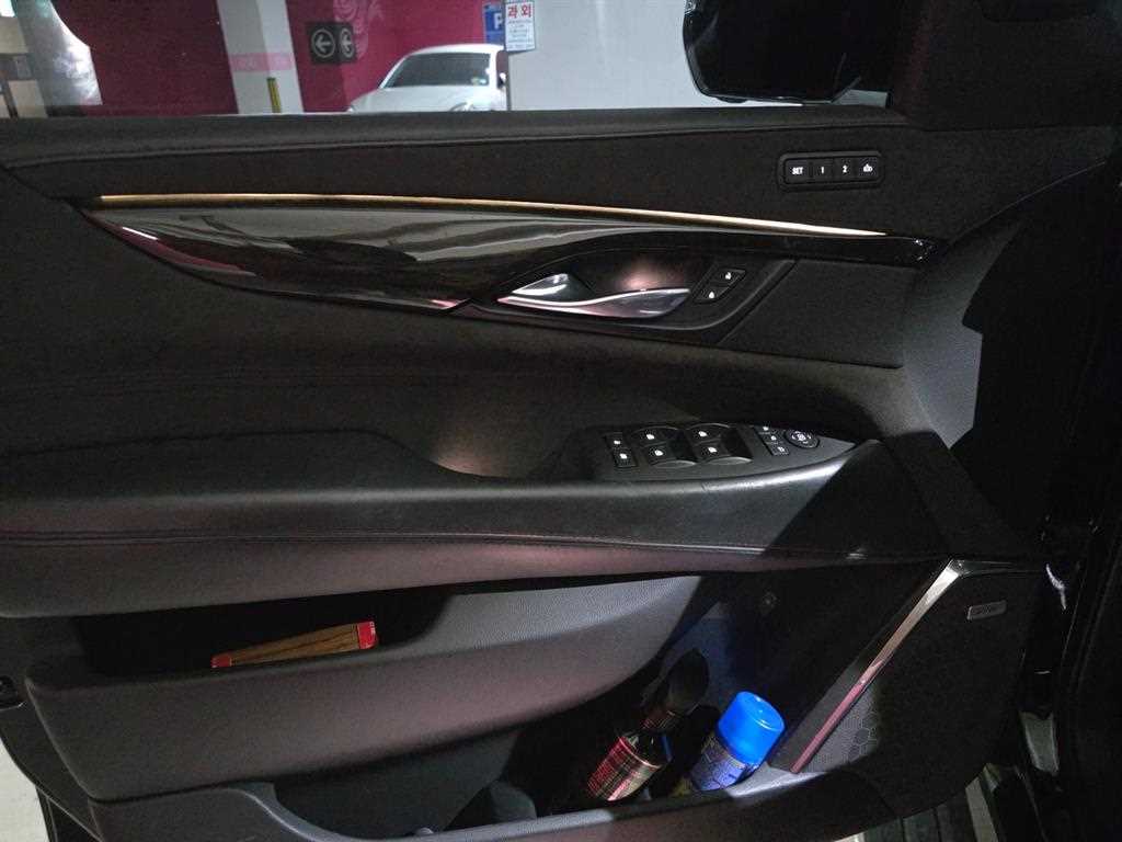 Cadillac Escalade - Vista 8