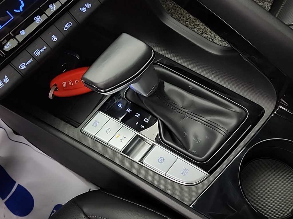 HYUNDAI Avante - Vista 8