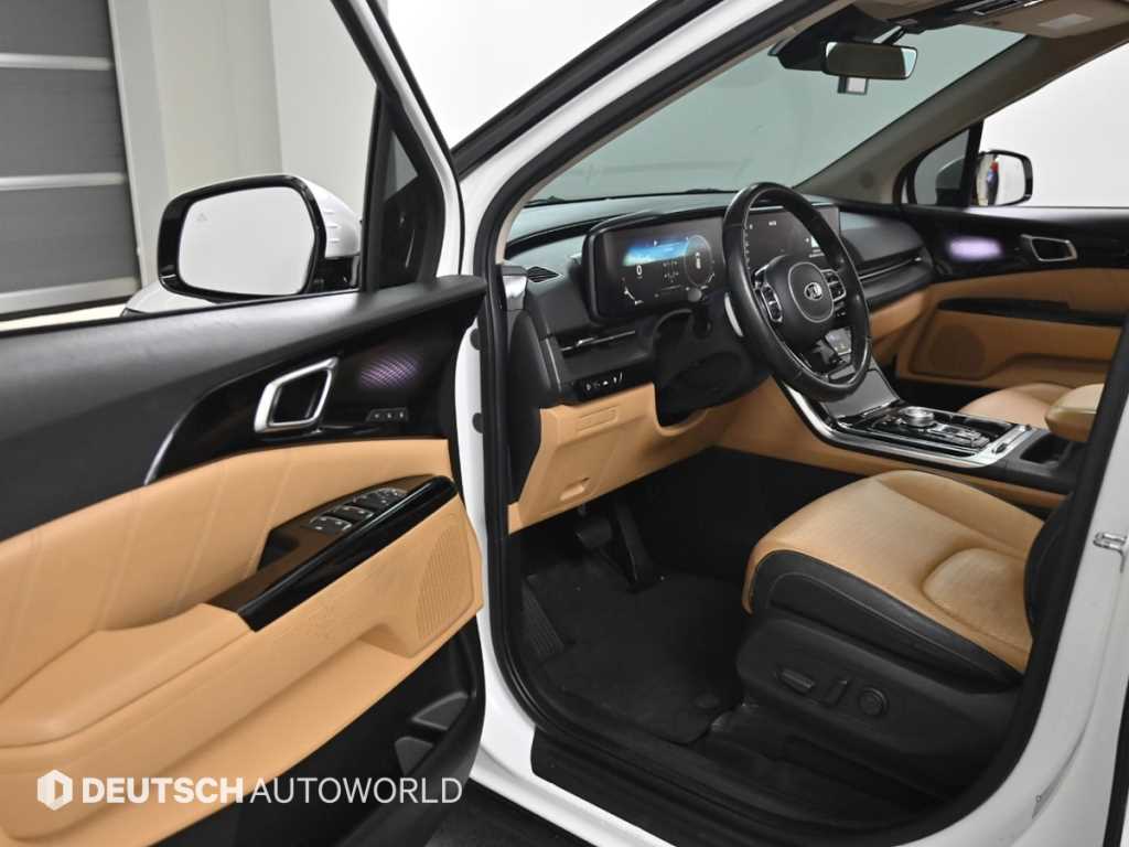 KIA Carnival - Vista 11