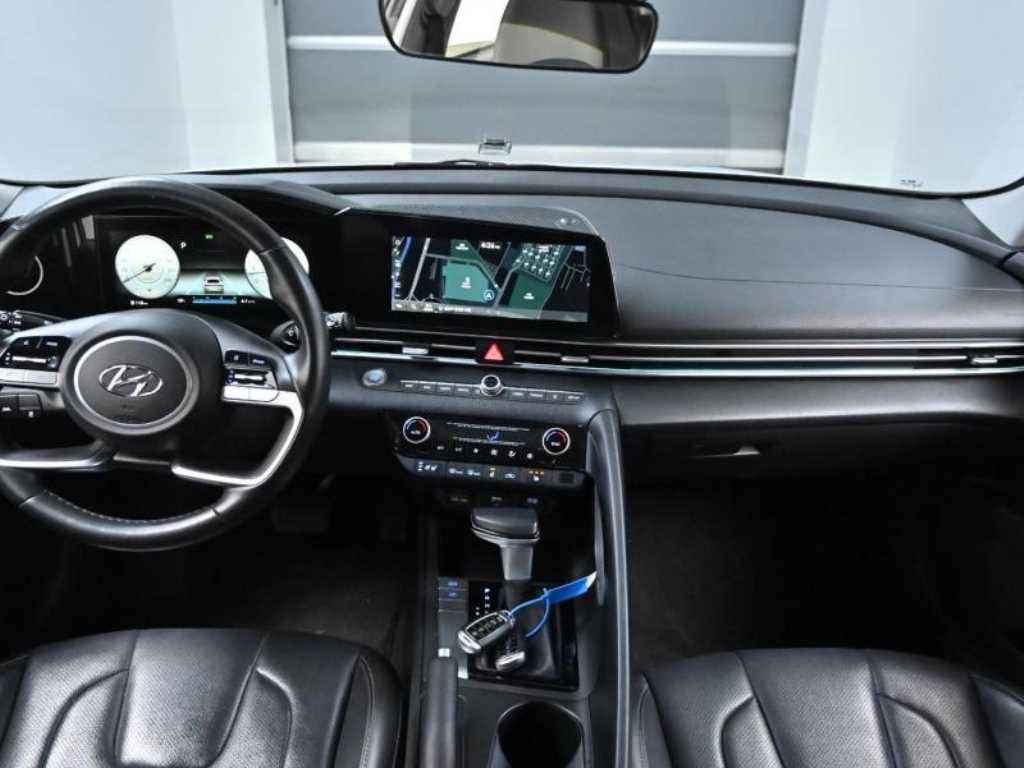 HYUNDAI Avante - Vista 7