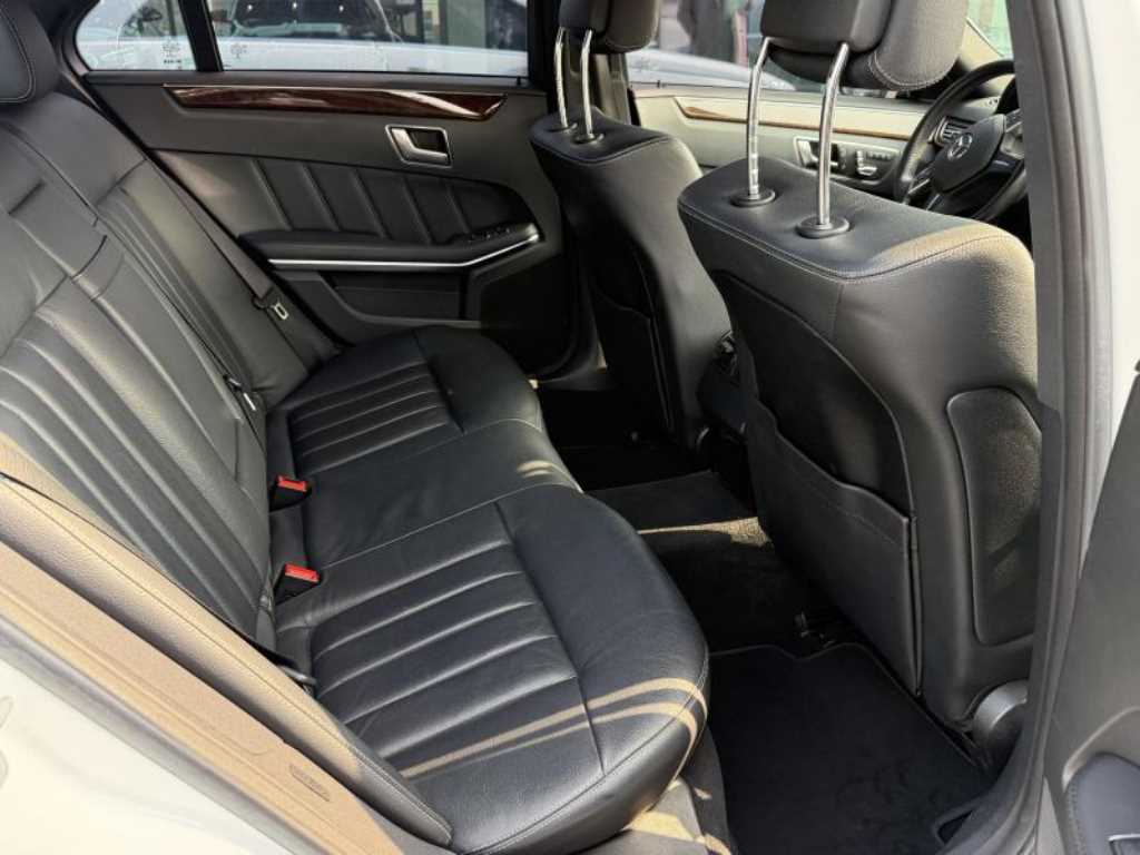 Mercedes Benz E class - Vista 11