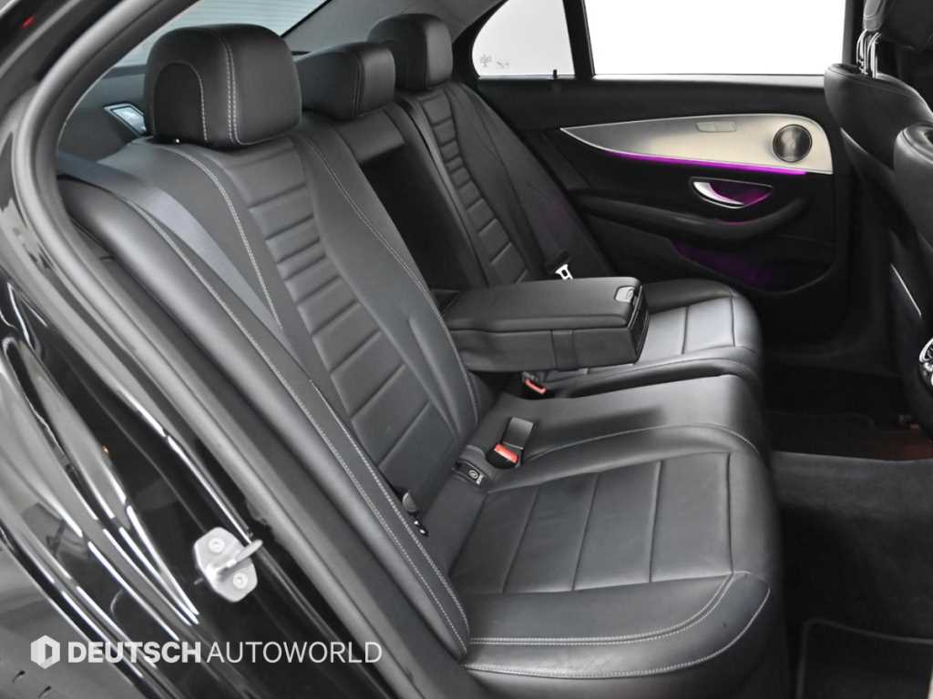 Mercedes Benz E class - Vista 12