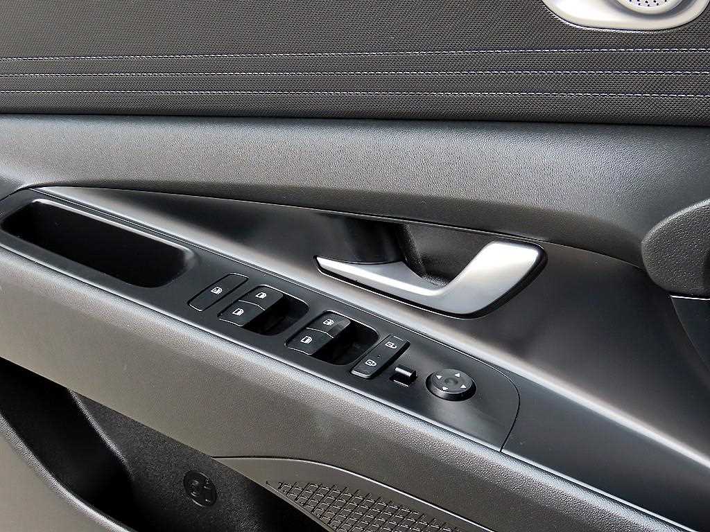 HYUNDAI Avante - Vista 11