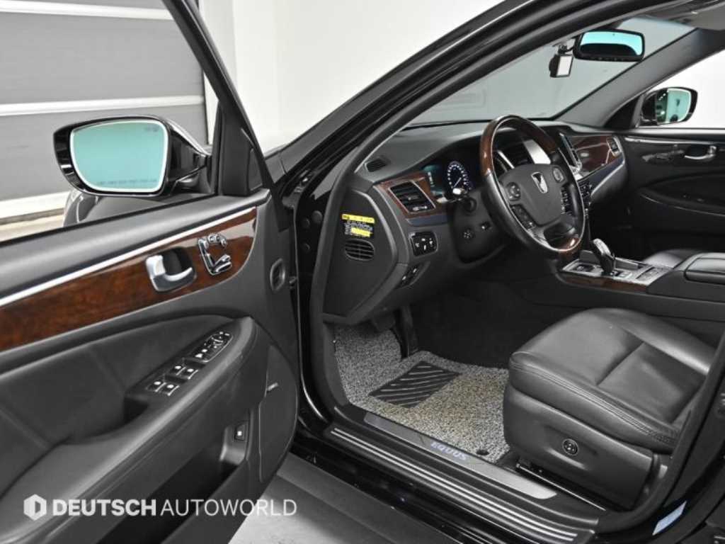 HYUNDAI Equus - Vista 11