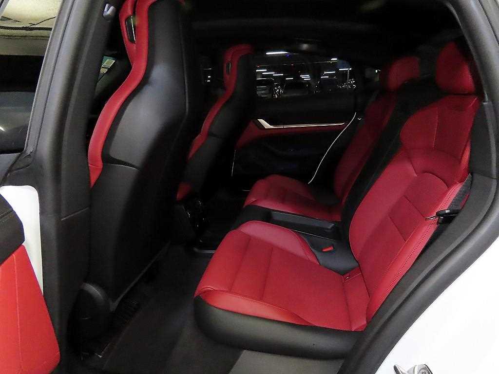 Porsche Taycan - Vista 7