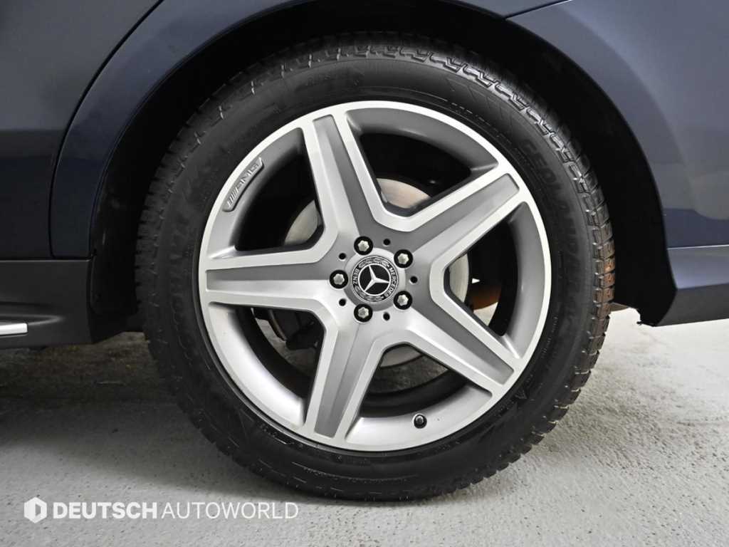 Mercedes Benz GLE Class - Vista 5