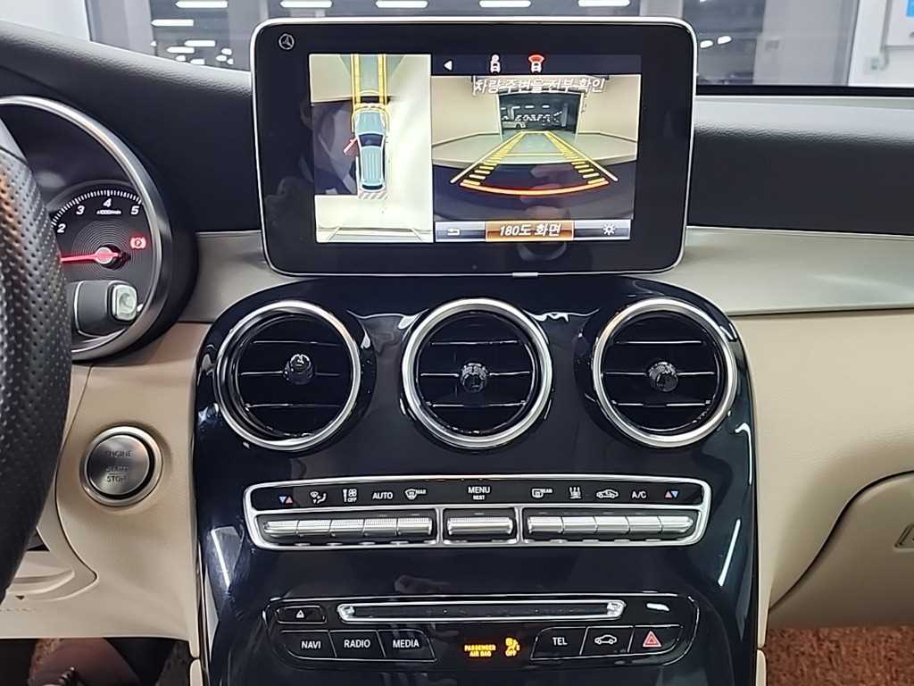 Mercedes Benz GLC Class - Vista 10