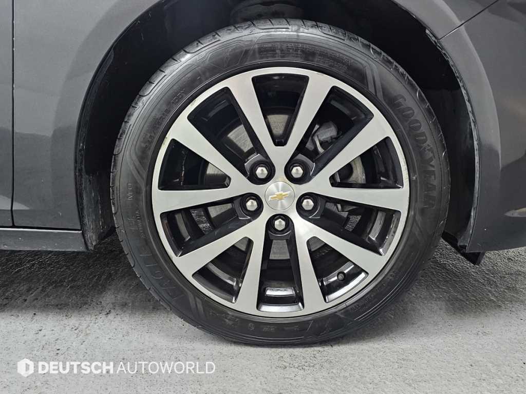 Chevrolet Malibu - Vista 5