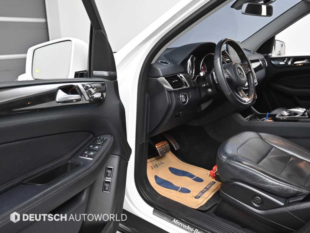 Mercedes Benz GLS Class - Vista 11