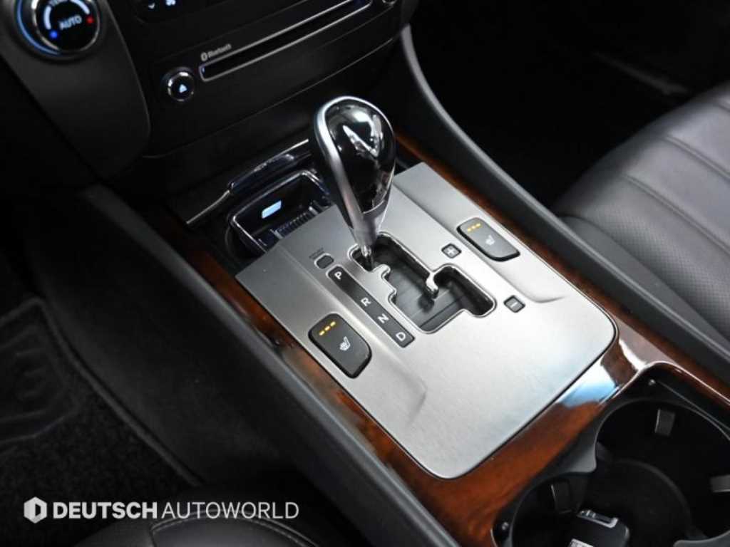 HYUNDAI Equus - Vista 9