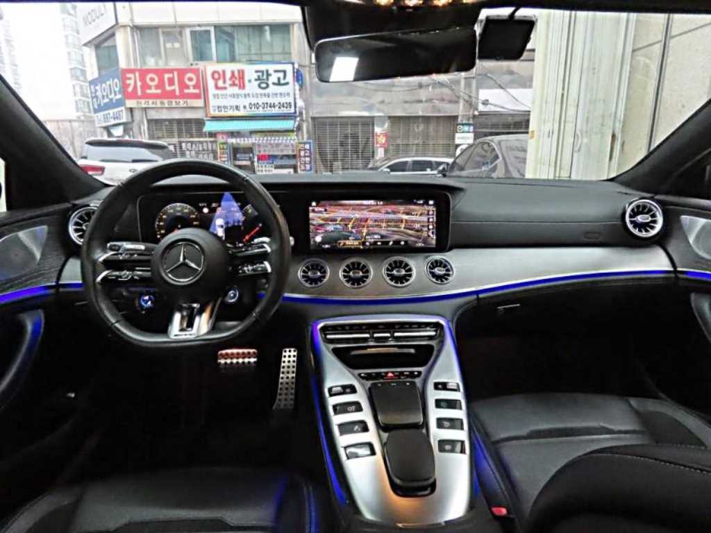 Mercedes Benz AMG GT - Vista 7