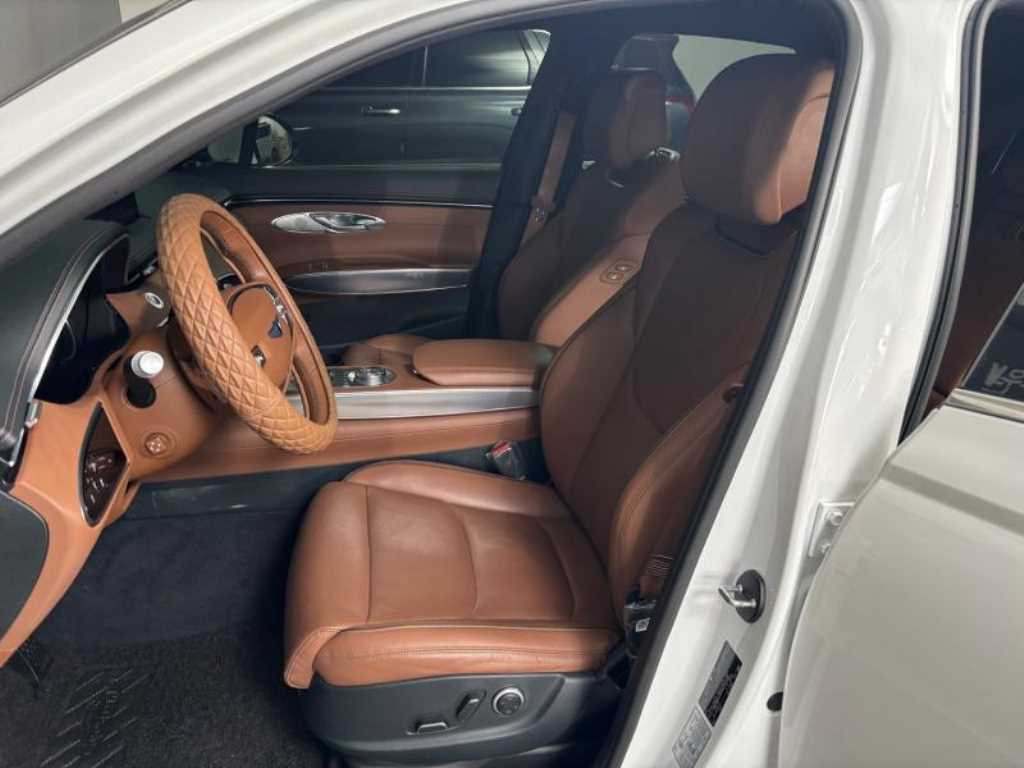 Genesis GV70 - Vista 7