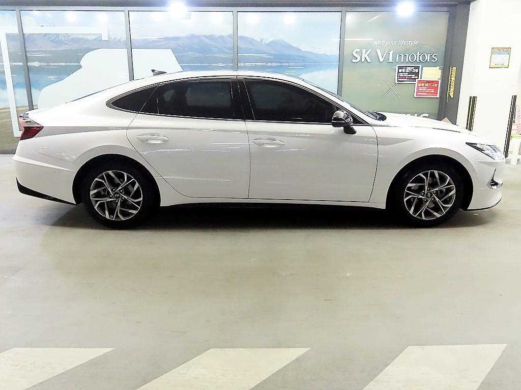 HYUNDAI Sonata - Vista 3