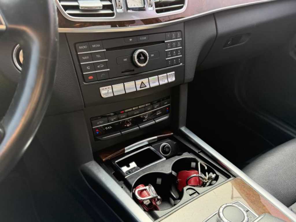 Mercedes Benz E class - Vista 9