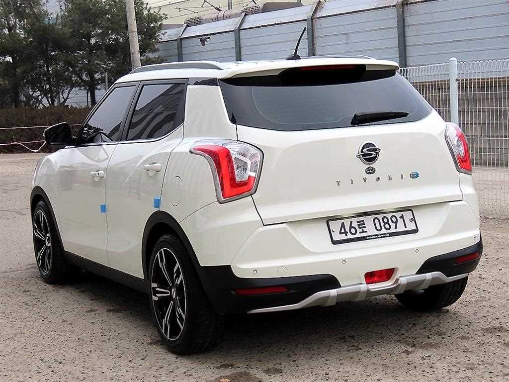 Ssangyong Tivoli - Vista 3